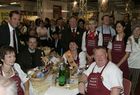 Genussregionen Österreich im Rahmen der Klagenfurter Herbstmesse, Allianz für starke Regionen mit u. a. BM Josef Pröll - Landwirtschaftsminister, LR Josef Martinz - Agrarlandesrat Kärnten, Mag. Volker Hornsteiner - Vorstandssprecher BILLA AG, Johann Verhounig - Steyer Traktoren
vl: BM Pröll und Genussregion Teilnehmer 