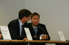 Systaic AG Pressekonferenz: Hans-Jörg Hölzenbein (COO), Achim Zolke (Head of PR) präsentieren das preisgekrönte Energiedach auf der Intersolar 2008 der Öffentlichkeit. (C)Fotodienst/Thomas Stolz