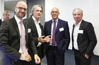 Der Vorstandschef der oberösterreichischen Greiner Holding, Axel Kühner, erläuterte bei einem Executive Round Table der Management Consultants Horváth & Partners in Wien die wesentlichen Treiber für profitables Wachstum in seiner Unternehmensgruppe. Im Bild: Christian Kopp (Horváth), Wilfried Seywald, Axel Kühner und Harald L. Schedl (HLS).