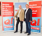 (c) fotodienst/Anna Rauchenberger - Wien, am 13.08.2012 – Nur knapp drei Monate nach dem Spatenstich hat Bauprofi Quester zur Gleichenfeier für seine 23. Filiale geladen. Bereits Mitte September soll die neue Filiale  Gewerbekunden und Profis auf Zeit zur Verfügung stehen. Die offizielle Eröffnung findet voraussichtlich Anfang Oktober statt. FOTO Robert Pschirer, Bezirksvorsteherin-Stellvertreter und Ulrich Paulmann, GF Quester