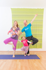 Das FREIRAUM-Institut in Wien feiert im kommenden September sein 5-jähriges Bestehen. In den Räumlichkeiten in der Liechtensteinstraße werden Hatha-Yoga, Schwangeren-Yoga, Mama-Baby-Yoga, Kinder-Yoga, Teenager-Yoga und mehr angebten. Das besondere Angebot des Instituts sind die Drop-In-Classes ohne Anmeldung und Bindung. Einfach jederzeit beginnen. Dazu bietet Freiraum etwas ganz besonderes an: Geburtsvorbereitung mit Yoga, vermittelt von derzeit sechs Yoga-Lehrerinnen in freudiger Erwartung ihres jeweils zweiten Kindes.