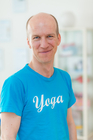 Das FREIRAUM-Institut in Wien feiert im kommenden September sein 5-jähriges Bestehen. In den Räumlichkeiten in der Liechtensteinstraße werden Hatha-Yoga, Schwangeren-Yoga, Mama-Baby-Yoga, Kinder-Yoga, Teenager-Yoga und mehr angebten. Das besondere Angebot des Instituts sind die Drop-In-Classes ohne Anmeldung und Bindung. Einfach jederzeit beginnen. Dazu bietet Freiraum etwas ganz besonderes an: Geburtsvorbereitung mit Yoga, vermittelt von derzeit sechs Yoga-Lehrerinnen in freudiger Erwartung ihres jeweils zweiten Kindes.