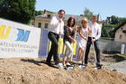 2012 - Markus Lunatschek, GR Hannelore Schmidt,  Elisabeth Rauscher, Martin Löcker, Spatenstichfeier Gelände Alte Sternbrauerei Riedenburg, Salzburg