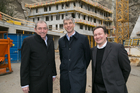  Gleichenfeier Sternbrauerei Bauteil West, Salzburg, 2013-03-21; Foto Chris Hofer; Bild zeigt: Bgm. Heinz Schaden, Vorstand DI Martin Löcker (UBM), DI Markus Lunatschek (UBM):