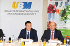 5 Jahre Park Inn in Linz – Hotelentwickler UBM und List feiern den Erfolg ihres Investments. Im Bild vlnr: Peter Haidvogel, Generalmanager und Rudolf Grossmayer, Geschäftsführer UBM Beteiligungsgesellschaft