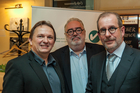 Beim schon traditionellen Neujahresempfang kritisierte die Gesellschaft für Ökologie und Abfallwirtschaft die zunehmende Bürokratisierung und warnte vor weiteren Steuererhöhungen durch die Hintertür der Altlastensanierungsabgabe. Im Bild v.l.n.r. Vorstand Alois Fürnkranz, Sekretär Roman Rusy und Vorstandsvorsitzender Gerhard Schauerhuber