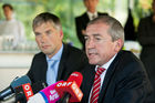 (C)fotodienst/Christian Hofer:Pressekonferenz - UBM übernimmt Westteil der Immobilienentwicklung Sternbrauerei in Salzburg, 2011-09-26; Foto: fotodienst/Chris Hofer; Bild zeigt: Martin Löcker (Mitgl. d. Vorstandes), Bgm. Heinz Schaden