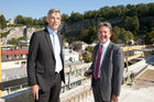 (C)fotodienst/Christian Hofer:Pressekonferenz - UBM übernimmt Westteil der Immobilienentwicklung Sternbrauerei in Salzburg, 2011-09-26; Foto: fotodienst/Chris Hofer; Bild zeigt: Martin Löcker (Mitgl. d. Vorstandes), Karl Bier (Vorstandsvorsitzender UBM)