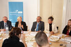 (C) fotodienst/Gudrun Krieger - Wien 16.09.2009 - Pressekonferenz, Foto: li na re: Mag. Dieter Wlcek (Schulleiter Internationales Business College Hetzendorf, 12. Bezirk), Mag. Christine Haberlehner (Peer-Mediations-Expertin, Vorstand ÖBM), Mag. Marianus Mautner (Bundessprecher ÖBM), Mag. Erika Wailzer (AHS-Professorin und Peer-Betreuerin GRG,Parhamerplatz,17.Bezirk), 