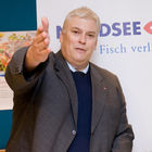 (c) fotodienst / Anna Rauchenberger - Wien, am 03.12.2009 - 'Nordsee' feiert 110 Jahre Nordsee in Österreich und 100 Jahre Nordsee am Naschmarkt in Wien. Heute wurde gleich an drei Standorten am Naschmarkt gefeiert: In der 'bar di mar', im 'Strandhaus'  und im Nordsee Haupthaus. Foto: Michael Litschauer, Verbundstoremanager NORDSEE Österreich