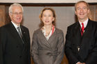 © fotodienst/Katharina Schiffl - Wien 14.11.2009 - WELCOME TO ART-VIENNA ; ART: Advanced Retinal Therapy  Rektor W. Schütz (MUW), Prof. Ursula Schmidt-Erfurth, Wien  und Prof. Aylward ( Euretina President )