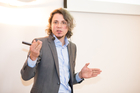 (c) Fotodienst / Anna Rauchenberger, 26.04.2018 - Brainloop SIMPLURITY: Methoden und Strategien am Vorabend der Digitalisierung. Im Bild: Brainloop-Designer Stefan Radulian. 