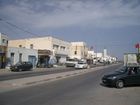 ADX Energy © Gemeinsam mit den lokalen Behörden arbeitet ADX an Maßnahmen zur Sicherung des Bohrfeldes. Im Bild: Straße in der Küstenstadt Sfax