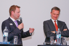Neue Konzepte und Herausforderungen für die Mobilität der Zukunft standen im Mittelpunkt einer Networking-Veranstaltung des Travel Industry Club Austria am Donnerstag abend in Wien. Im Bild: AVIS Budget Chef Martin Gruber und AUA-Vorstand Dr. Karsten Benz. 