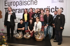 Fotodienst-Album Nr. 2: Nur Gewinner gab es beim Young Poetry Slam im Rahmen der Europäischen Toleranzgespräche in Fresach. PEN-Ciub Austria Präsident Helmuth A. Niederle lobte die hohe Qualität der einzelnen Performances und versprach deren Publikation im PEN-Buch zu den Toleranzgesprächen.