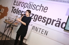 Fotodienst-Album Nr. 2: Nur Gewinner gab es beim Young Poetry Slam im Rahmen der Europäischen Toleranzgespräche in Fresach. PEN-Ciub Austria Präsident Helmuth A. Niederle lobte die hohe Qualität der einzelnen Performances und versprach deren Publikation im PEN-Buch zu den Toleranzgesprächen.