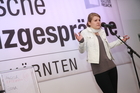 Fotodienst-Album Nr. 2: Nur Gewinner gab es beim Young Poetry Slam im Rahmen der Europäischen Toleranzgespräche in Fresach. PEN-Ciub Austria Präsident Helmuth A. Niederle lobte die hohe Qualität der einzelnen Performances und versprach deren Publikation im PEN-Buch zu den Toleranzgesprächen.