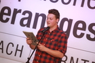 Fotodienst-Album Nr. 2: Nur Gewinner gab es beim Young Poetry Slam im Rahmen der Europäischen Toleranzgespräche in Fresach. PEN-Ciub Austria Präsident Helmuth A. Niederle lobte die hohe Qualität der einzelnen Performances und versprach deren Publikation im PEN-Buch zu den Toleranzgesprächen.