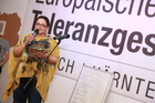 Fotodienst-Album Nr. 2: Nur Gewinner gab es beim Young Poetry Slam im Rahmen der Europäischen Toleranzgespräche in Fresach. PEN-Ciub Austria Präsident Helmuth A. Niederle lobte die hohe Qualität der einzelnen Performances und versprach deren Publikation im PEN-Buch zu den Toleranzgesprächen.