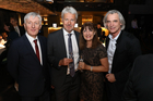 Zu einem unvergesslichen Neujahrsempfang mit Big John Whitfield und James Cottriall lud die Nachrichtenagentur pressetext am 7. Jänner 2020 Kunden, Mitarbeiter und Freunde. Im Bild: Dr. Franz Temmel, Dr. Georg Salcher mit Frau, Dr. Wilfried Seywald.
