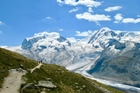 Das Monte-Rosa-Bergmassiv mit Matterhorn und Dufourspitze gehört zu den berühmtesten alpinen Fotomotiven. Auch diese Gletscherregion spürt den Klimawandel.