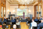Vienna Family Office Investment Forum im Palais Almanac. Im Bild: Klosterbad Waisach Projektbetreiber Dr. Wilfried Seywald vor interessierten Investoren.