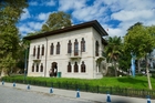 Die antike Hafenstadt Sinope am Schwarzen Meer ist heute nicht nur ein begehrtes Urlaubsziel, sondern auch Hotspot für junge, moderne Kunst. Im Bild: Das alte Offizierscasino von Sinop ist heute Kultur- und Ausstellungszentrum.
