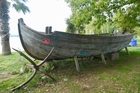 Die antike Hafenstadt Sinope am Schwarzen Meer ist heute nicht nur ein begehrtes Urlaubsziel, sondern auch Hotspot für junge, moderne Kunst. Im Bild: Recycletes Fischerboot an der Uferpromenade von Sinop.