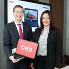  (c) fotodienst/Anna Rauchenberger - Wien, am 13.01.2012 - Heute stellte Microsoft gemeinsam mit den ÖBB ein neues, innovatives Lokführer Informationssystem vor. Das System TIM ist auf modernsten, europäischen Standards. FOTO v.l. Franz Seiser,Vorstandsdirektor ÖBB Holding AG, Petra Jenner, GF Microsoft Österreich:
