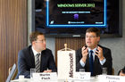  (c) fotodienst/Anna Rauchenberger - Wien, am 04.09.2012 – MicrosoftWindows Server 2012, eine Server-Plattform, ist ab sofort verfügbar. In Österreich testen erste Unternehmen bereits das neue Server-Betriebssystem. FOTO v.l.: Martin Fluch, Bereichsleiter IT-Services, A1, Christoph Kränkl, Leiter Enterprise and Partner Group Microsoft Österreich:
