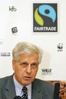 (C) fotodienst/Anna Rauchenberger - Wien 10.05.2006 - Europaweit liegt FAIRTRADE stark im Trend. Die Verkäufe von Produkten mit dem FAIRTRADE Gütezeichen sind in den letzten beiden Jahren im Schnitt um rund 49% gewachsen. FOTO: Franz Küberl (Präsident Caritas Österreich).