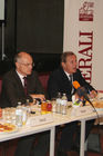 Veroeffentlichung Jahresabschluss 2005 Generali Holding Vienna AG und vorlaeufige Kennzahlen des Konzerns. Bild v.l. Dr.Karl Stoss,Dipl.Kfm.Werner Moertel - Theater/Wien