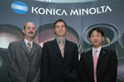 Thomas Zilken (Product Manager Konica Minolta Photo Imaging Österreich), Mag. Marco Harfmann (Leiter Konica Minolta Photo Imaging Österreich), Katsuya Watanabe (Sales und Marketing Manager Konica Minolta Photo Imaging Europe)