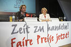 Zeit zu handeln - Faire Preise jetzt! Pressekonferenz von BM Buchinger FOTO: FOTO v.li: Erwin Buchinger (Konsumentenschutzminister Österreich), Dr. Gisela Kirchler-Lidy (Pressesprecherin des Bundesministerium für Soziales und Konsumentenschutz) (C)fotodienst/Gudrun Krieger
