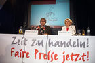 Zeit zu handeln - Faire Preise jetzt! Pressekonferenz von BM Buchinger FOTO v.li: Erwin Buchinger (Konsumentenschutzminister Österreich), Dr. Gisela Kirchler-Lidy (Pressesprecherin des Bundesministerium für Soziales und Konsumentenschutz)(C)fotodienst/Gudrun Krieger