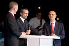 Studenten der FHTW luden zahlreiche Gäste zur Verleihung des Deutschen Preises für Wirtschaftskommunikation. Als Veranstaltungsort diente diesmal der Admiralspalast. FOTO: Gastredner Prof. Dr. Michael Heine (Präsident der FHTW), Moderator Dietmar Deffner (Leiter Wirtschaftsredaktion n24) und
Gastredner Prof. Dr. Reinhold Roski. (C)Fotodienst/Jan-Paul Kupser