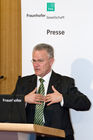 Hans-Jörg Bullinger (Präsident der Frauenhofer-Gesellschaft) auf der Pressekonferenz zum Thema 