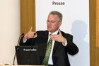 Hans-Jörg Bullinger (Präsident der Frauenhofer-Gesellschaft) auf der Pressekonferenz zum Thema 