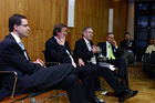 Wirtschaftliche und politische Herausforderungen für Deutschland, Großbritannien und Europa. FOTO: Markus Beumer, Mitglied des Vorstandes Commerzbank AG; Lord Hugh Dykes, Liberal Democrat Spokesman for Europe in the House of Lords; David Marsh CBE, Chairman, London & Oxford Capital Markets plc; Gerd W. Stürz, Mitglied des Vorstandes und Partner, Ernst & Young AG. (C)Fotodienst/Klaus Henning