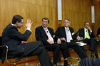 Wirtschaftliche und politische Herausforderungen für Deutschland, Großbritannien und Europa. FOTO: Markus Beumer, Mitglied des Vorstandes Commerzbank AG; Lord Hugh Dykes, Liberal Democrat Spokesman for Europe in the House of Lords; David Marsh CBE, Chairman, London & Oxford Capital Markets plc; Gerd W. Stürz, Mitglied des Vorstandes und Partner, Ernst & Young AG. (C)Fotodienst/Klaus Henning