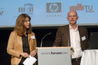 Österreichische Forschungsförderungsgesellschaft GmbH: FIT-IT Semantic Systems and Services. Foto v.li: Doris Reisinger (FIT-IT Semantic Systems Best Project Proposal Award 2005); Michael Granitzer (KNOW-Center)