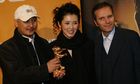 Berlinale 2007; Preisverleihung; Goldener Bär für den besten Film: TU YA DE HUN SHI (TUYAS EHE); Wang Quang`an (Director), Nan Yu (Actress)