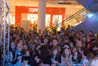 Die Starmainia Finalisten in der Shopping City Seiersberg!
Die jungen Stars liesen die aufgeregten Teens rund eine halbe Stunde auf ihren Auftritt warten. Dann gab es jedoch eine tolle Vorstellung für die zahlreich erschienenen Fans mit anschließender Autogrammstunde.