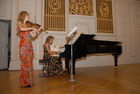 'Duo Albek' - Fiona und Ambra Albek: Benefizkonzert für die Libanonhilfe der Caritas Salzburg 
www.siebinger.com
                            