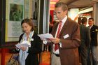 (C) fotodienst/Anna Rauchenberger - Wien 28.09.2006 - Traffic Award:  Preisverleihung zur besten Verkehrsmittelkampagne Österreichs . FOTO: Jury bei der Bewertung der eingereichten Projekte.