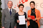 (C) fotodienst/Anna Rauchenberger - Wien, 04.12.2008 - Austrian Research Promotion Agency (FFG): 'Austrian Champions in European Research'. FOTO: Sektionschef Mag. Friedrich Faulhammer (BMWF) und DI Dr. Sabine Herlitschka (Bereichsleiterin, FFG Europäische und Internationale Programme) gratulieren den 'Austrian Champions in European Research'