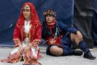 Während die türkischen Fans noch gespannt auf den Beginn des EM-Spiels Türkei - Tschechien warteten, unterhielt eine türkische Folkloregruppe am Sonntag abend die Fußballfreunde in der Salzburger Fanzone. Mit Tanz und Musik begeisterte die traditionelle Volkstanzgruppe auf der FanZonen-Bühne und ließ die Zeit bis zum Ankick wie im Flug vergehen. Das Projekt „Europe lives in Salzburg