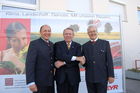 Case IH & Steyr Europachef Andreas Klauser (li.) und Vertriebschef Rudolf Hinterberger (re.) mit dem CEO des CASE IH Konzerns, Harold D. Boyanovsky.