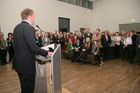 Zahlreich erschienen Prominenz und VIPs zum traditionellen WIHAST-Treffen, zu welchem Mag. Peter Weinhäupl, GF des Leopoldmuseums lud. Bild: Mag. Peter Weinhäupl (GF des Leopoldmuseums im MQ) und Gäste. Fotografin: Anna Rauchenberger