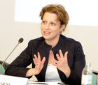  (c) fotodienst/Anna Rauchenberger - Wien, am 14.12.2011 - In seiner dritten Gesundheitsstudie holte das Wirtschaftsforum der Führungskräfte (WdF) ein aktuelles Bild der Work-Life-Balance und des Gesundheitszustands der heimischen Manager ein. Demzufolge steigt die Psychische Belastung trotz Vorsorge der Manager. Die Studie wurde heute in den Räumlichkeiten der Wiener Städtischen Versicherung im Ringturm präsentiert. FOTO Dr. Judit Havasi, Vorstandsdirektorin der Wiener Städtischen Versicherung: